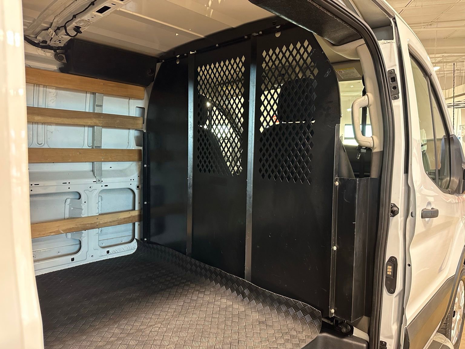 Used 2024 Ford Transit 250 Low Roof w/ Exterior Upgrade Package image 29