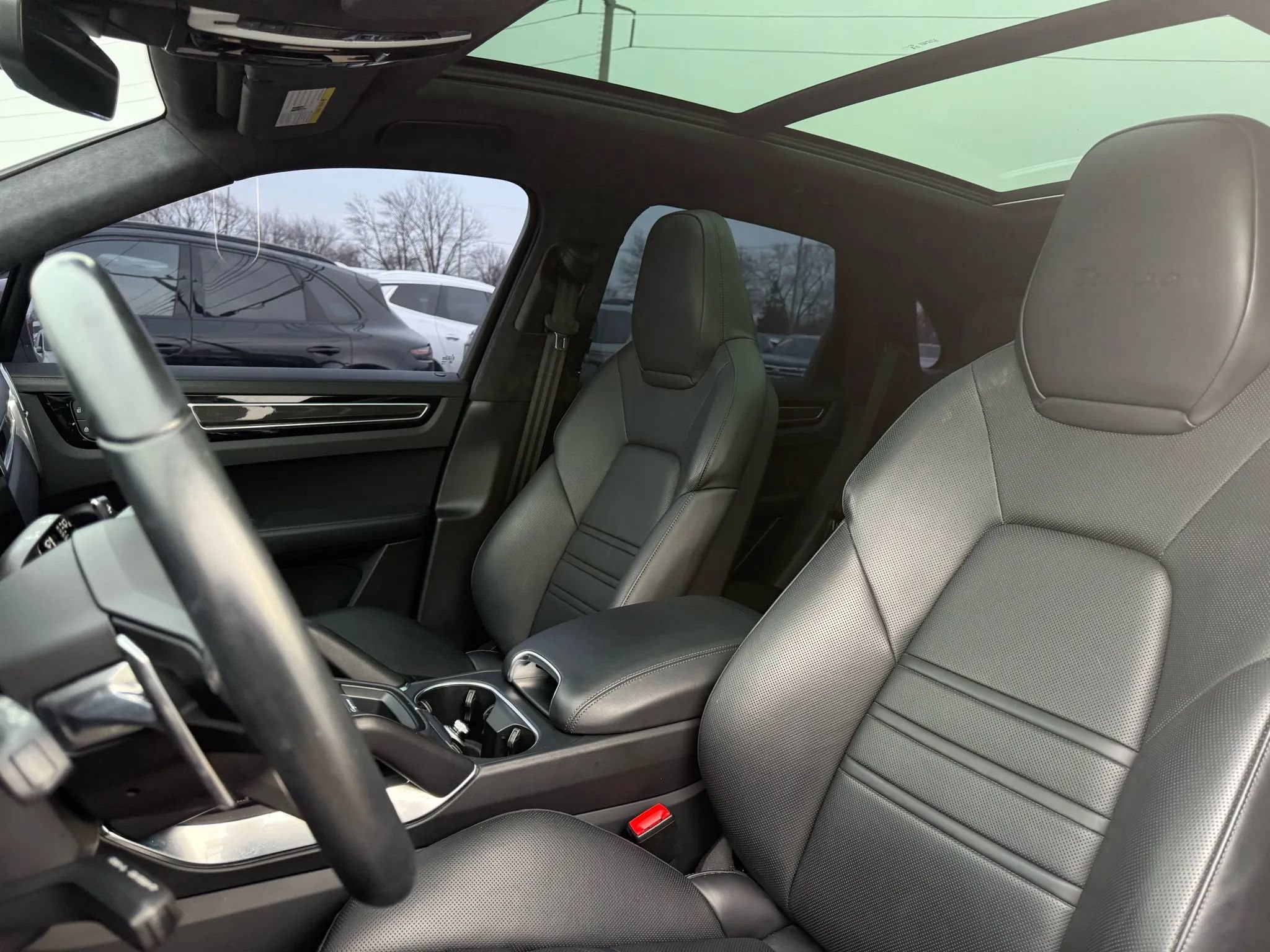 Used 2023 Porsche Cayenne Turbo w/ Premium Package Plus AWD/4WD image 18