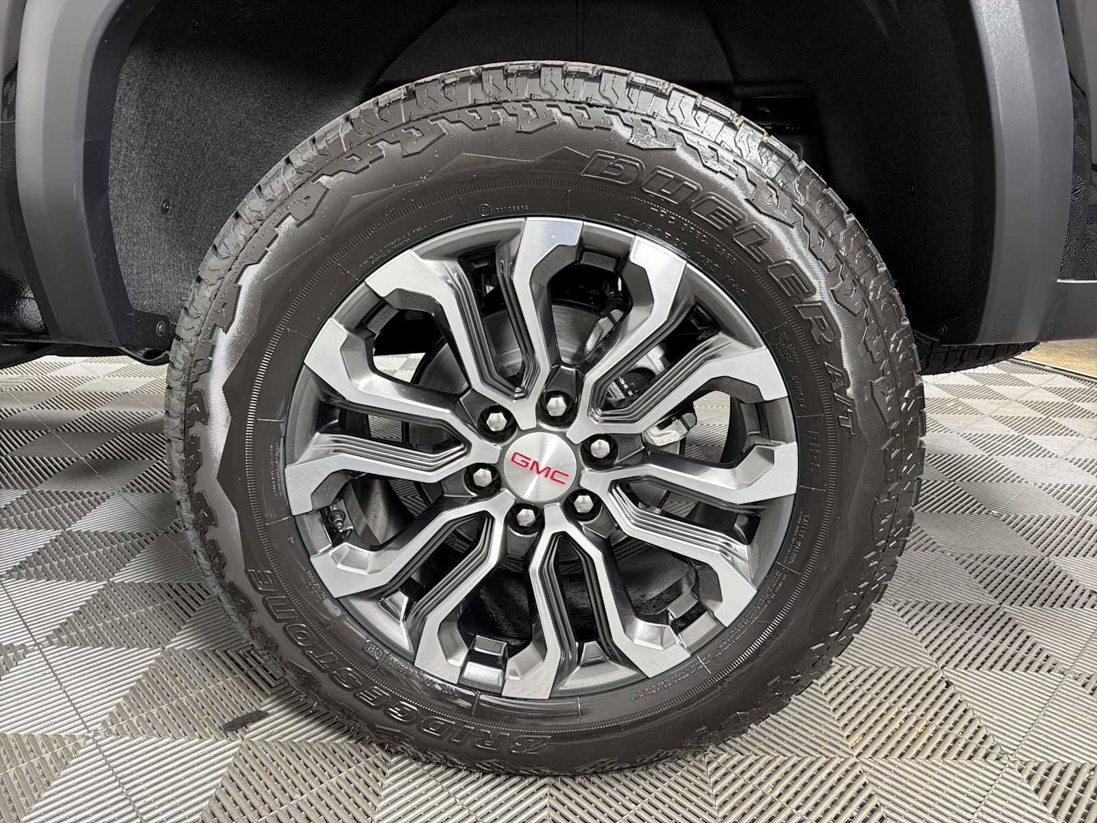 New 2026 GMC Canyon Denali AWD/4WD image 17