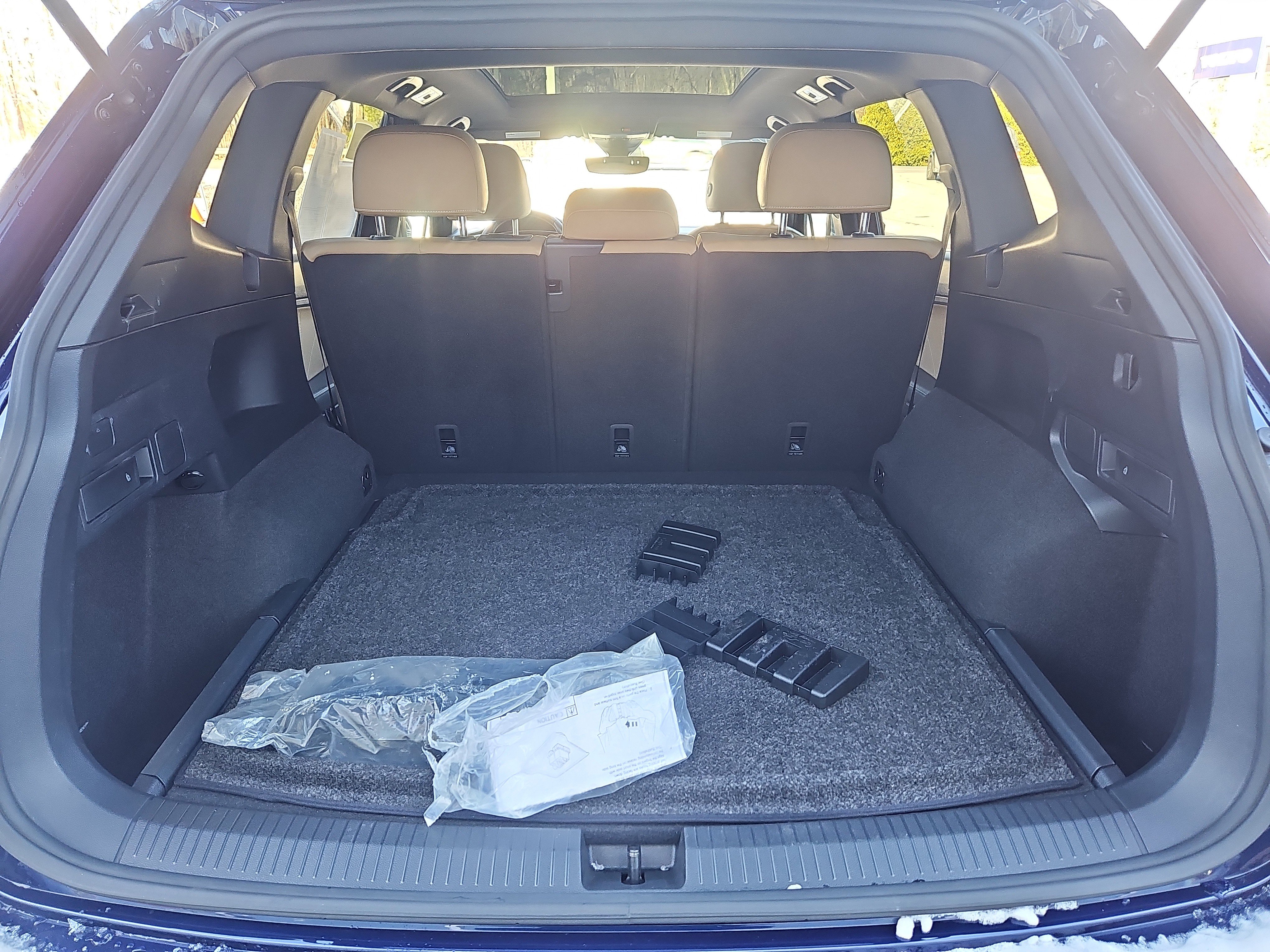 Certified 2022 Volkswagen Tiguan SE w/ Panoramic Sunroof Package image 32