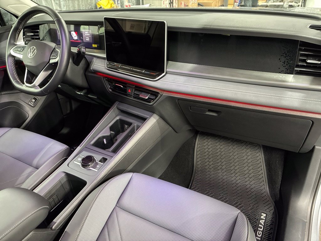 Used 2026 Volkswagen Tiguan SE w/ Panoramic Sunroof Package AWD/4WD image 54
