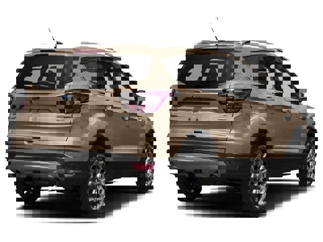 Used 2018 Ford Escape Titanium image 2