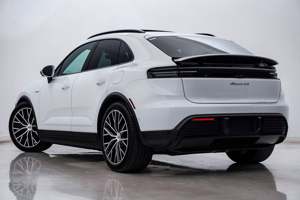 Certified 2025 Porsche Macan 4S Electric image 3