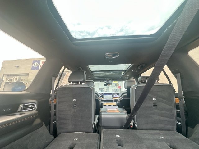 Used 2022 Jeep Grand Wagoneer Series III w/ Rear Seat Video Group 1 AWD/4WD image 25