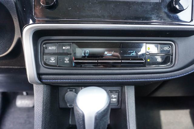 Used 2018 Toyota Corolla SE FWD image 19