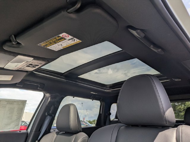 New 2026 Nissan Rogue Platinum AWD/4WD image 17