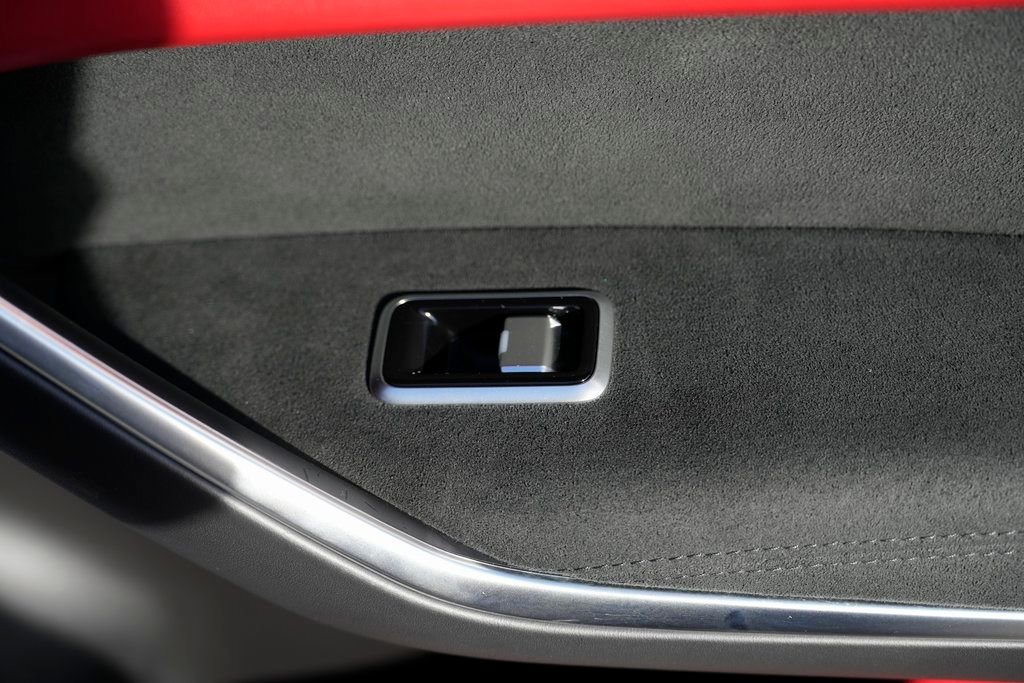 Used 2022 Jaguar F-PACE SVR image 35