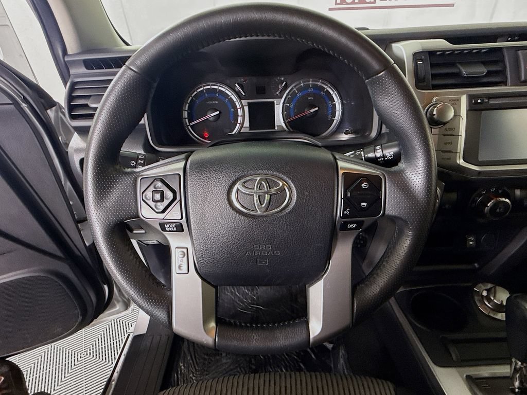 Used 2015 Toyota 4Runner SR5 AWD/4WD image 19