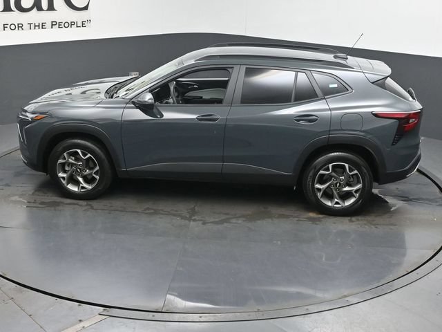 Used 2025 Chevrolet Trax LT FWD image 44