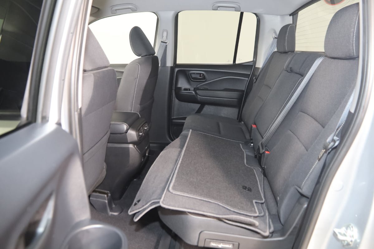 Used 2025 Honda Ridgeline Sport image 37