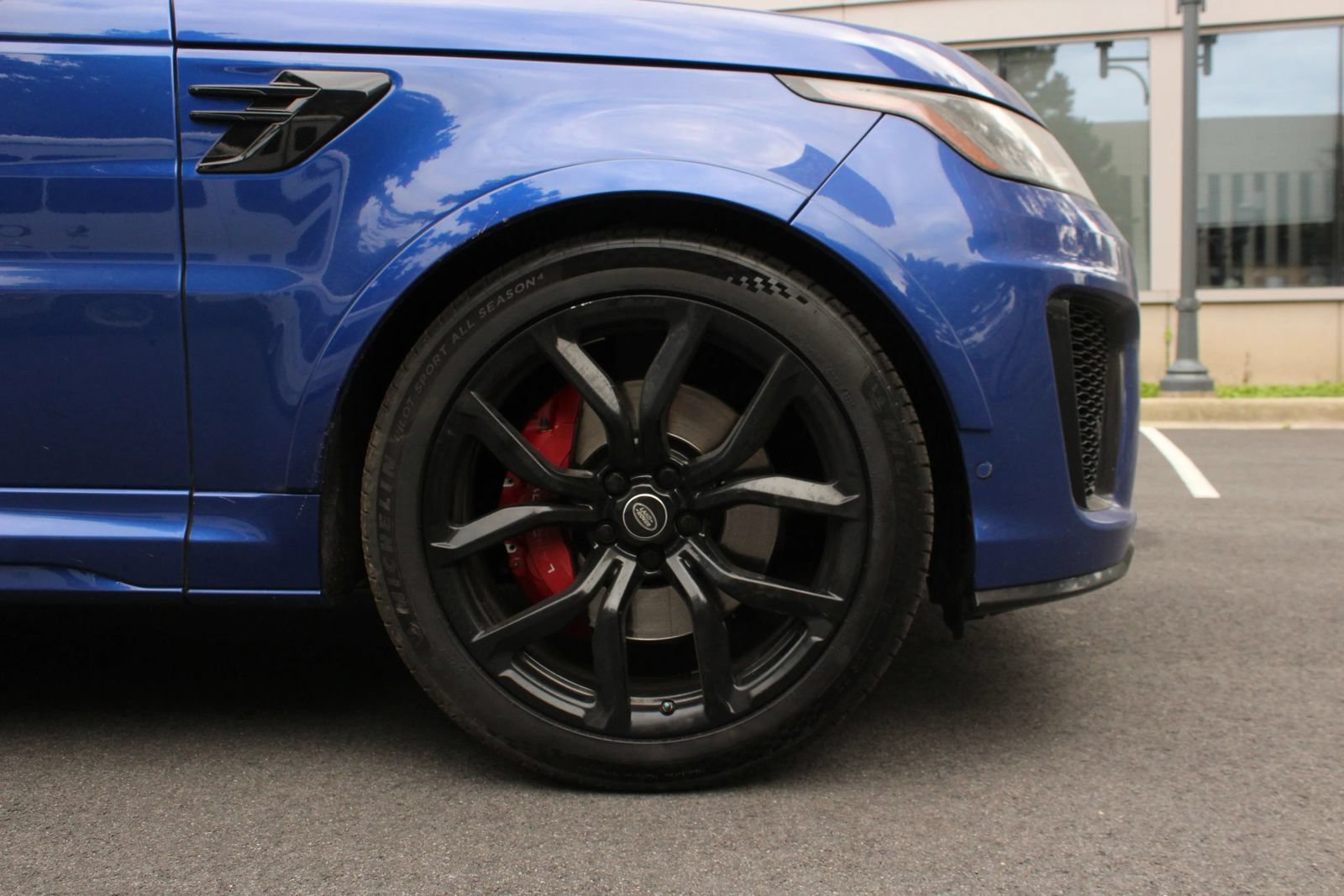 Used 2019 Land Rover Range Rover Sport SVR AWD/4WD image 4