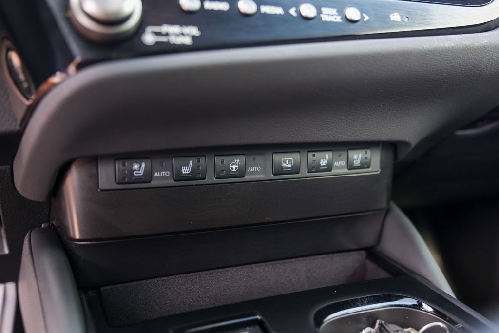 Used 2023 Lexus ES 350 F Sport w/ Accessory Package (Z2) FWD image 19