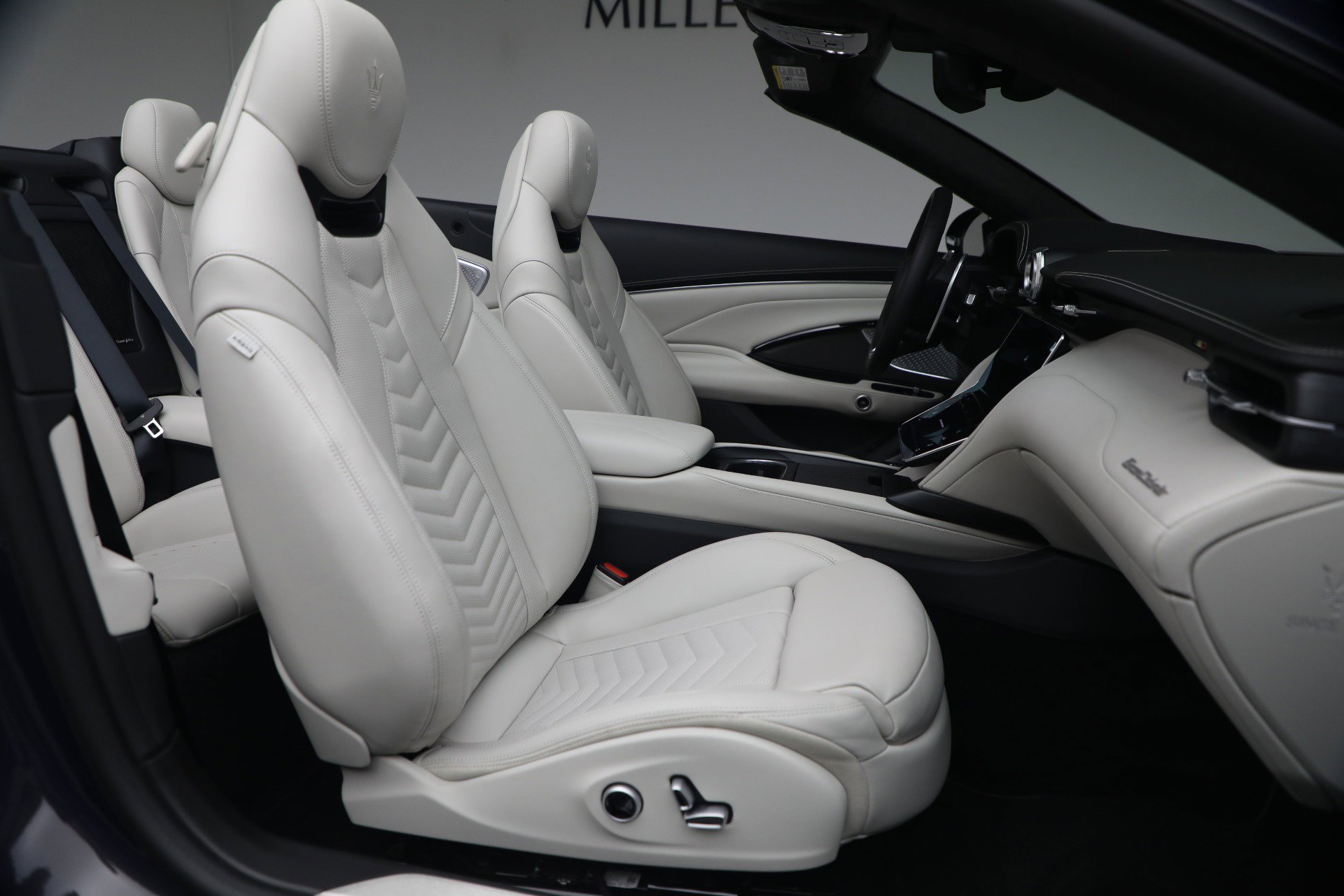 New 2026 Maserati GranCabrio Trofeo AWD/4WD image 16