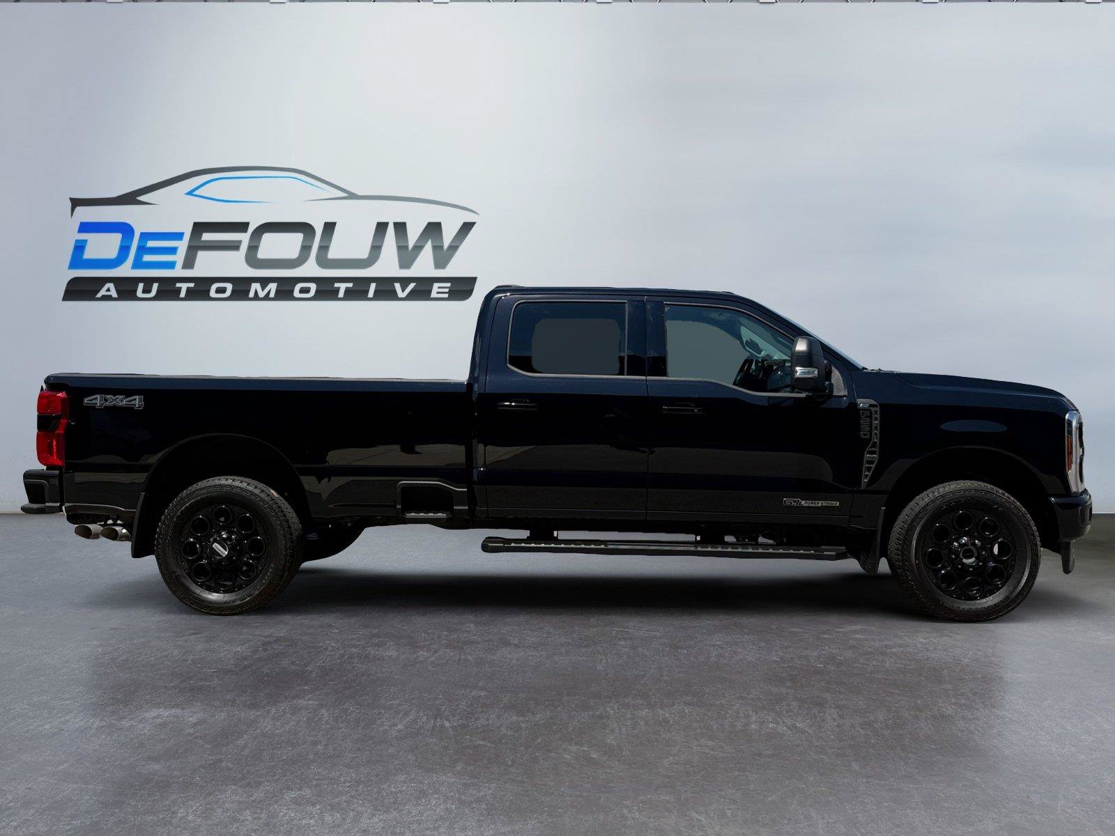 Used 2025 Ford F250 XLT w/ Black Appearance Package AWD/4WD image 2