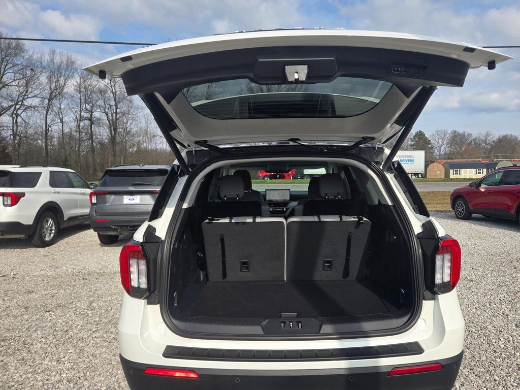 New 2026 Ford Explorer Active w/ Active Comfort Package image 5