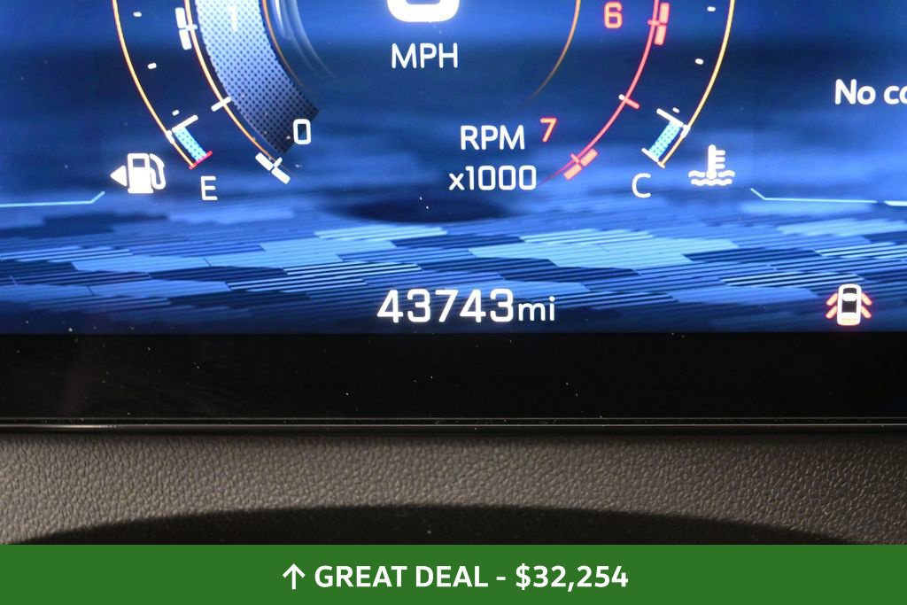 Used 2024 Chevrolet Traverse LT FWD image 39