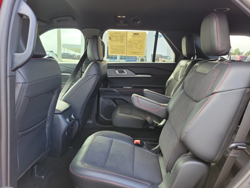 Used 2026 Ford Explorer ST RWD image 7