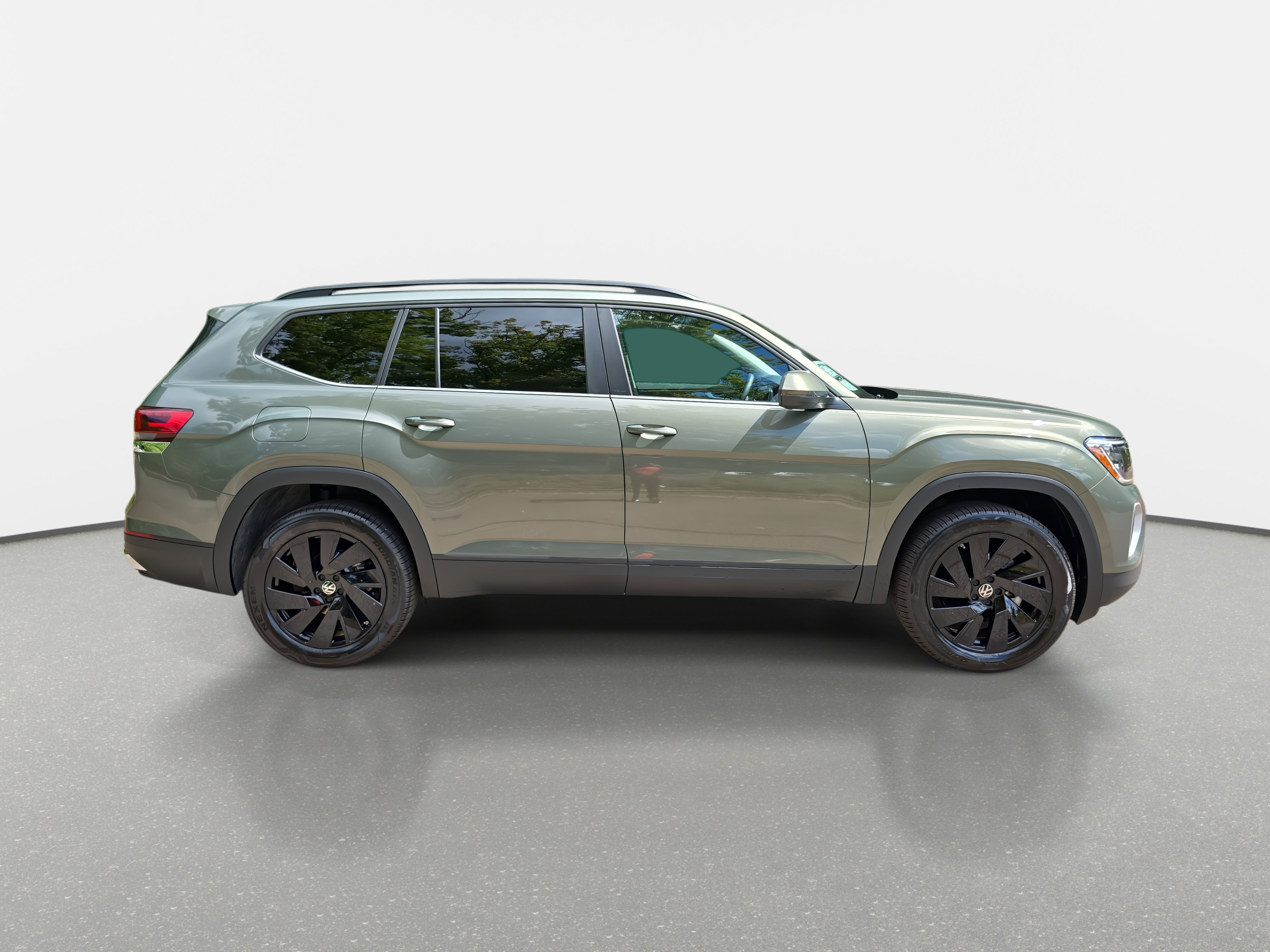 New 2026 Volkswagen Atlas SE image 2