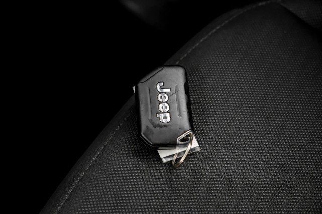 Used 2020 Jeep Wrangler Sport AWD/4WD image 43