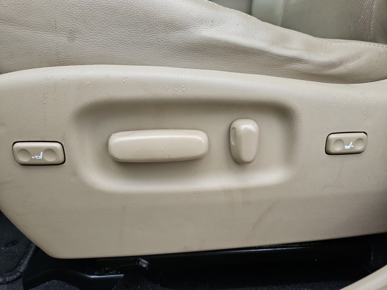 Used 2012 Toyota Highlander Limited image 21