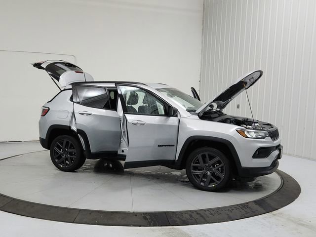 New 2026 Jeep Compass Latitude image 9
