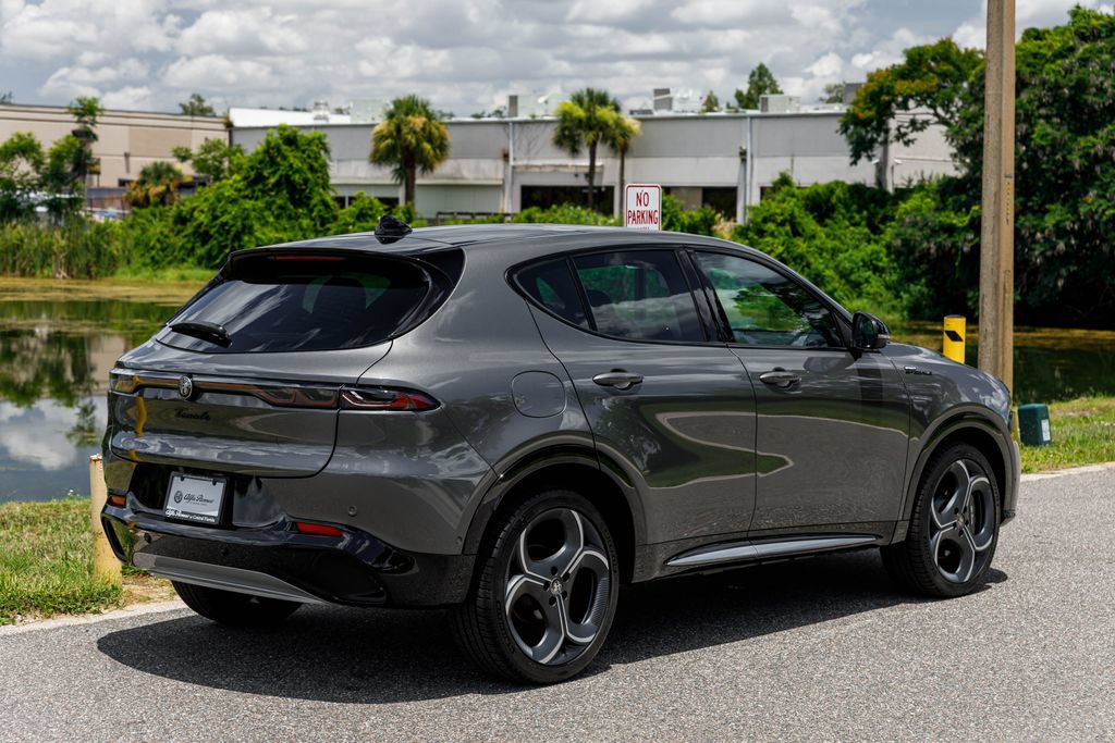 New 2026 Alfa Romeo Tonale w/ Active Assist Package AWD/4WD image 3