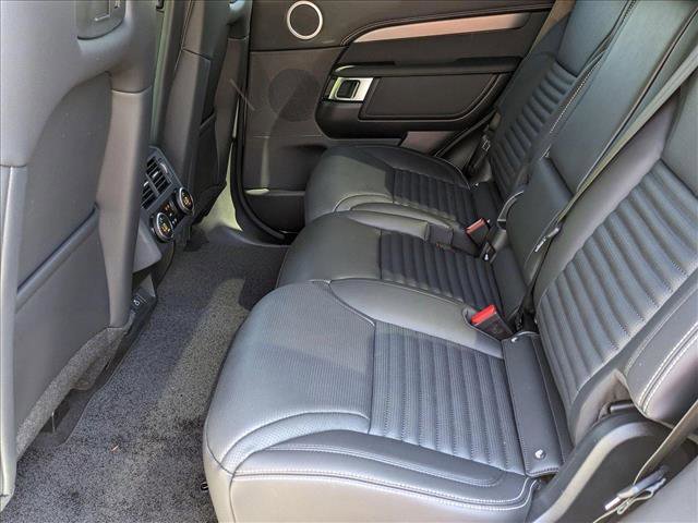 New 2025 Land Rover Discovery Dynamic SE image 17