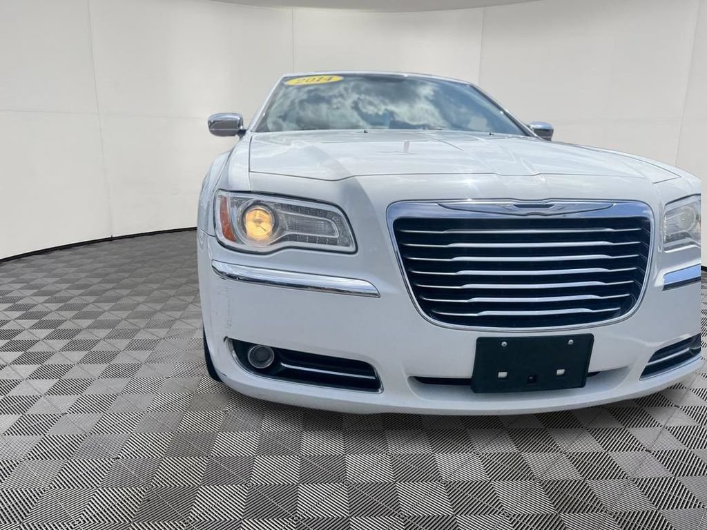Used 2014 Chrysler 300 C AWD/4WD image 11