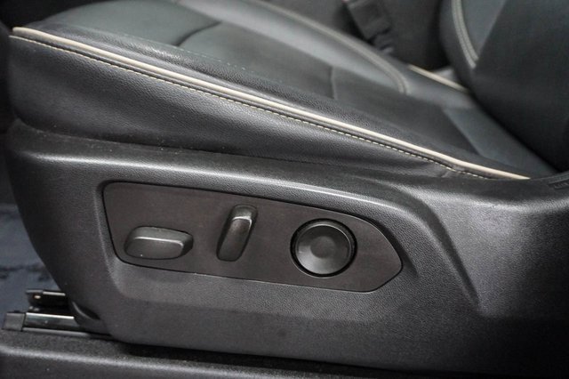 Used 2022 GMC Yukon SLT w/ SLT Premium Package image 7