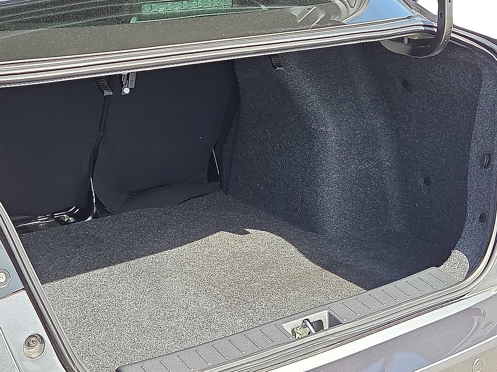 Used 2025 Nissan Versa SR w/ Trunk Package image 9