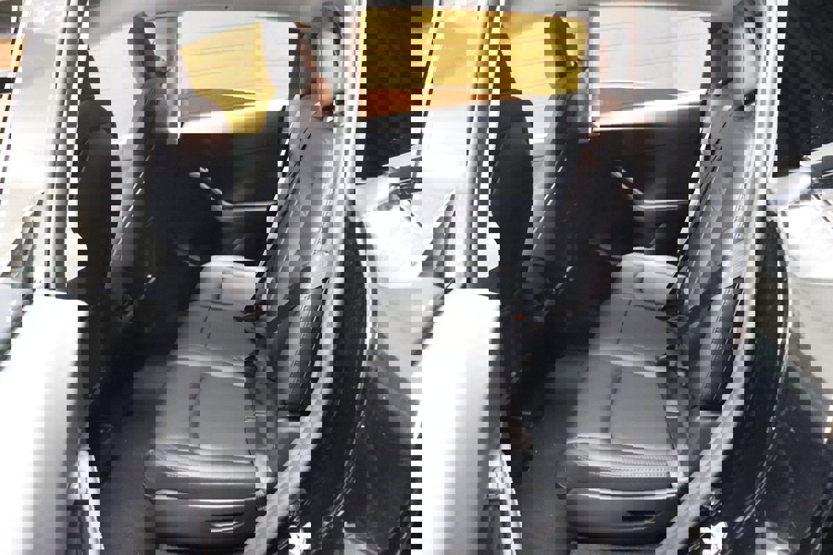 Used 2022 Tesla Model Y Long Range image 42