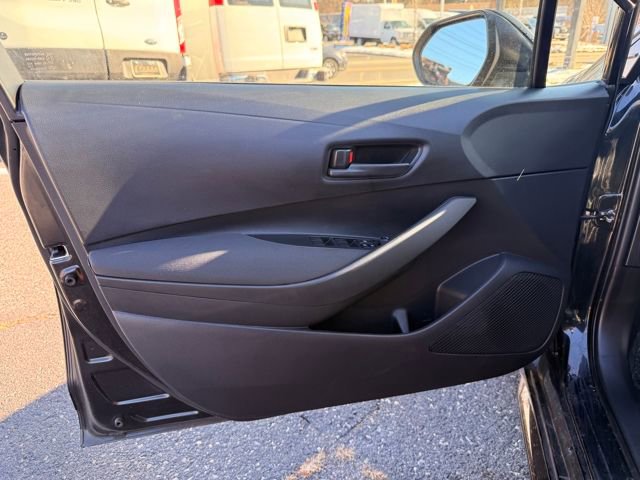 Used 2022 Toyota Corolla LE image 19