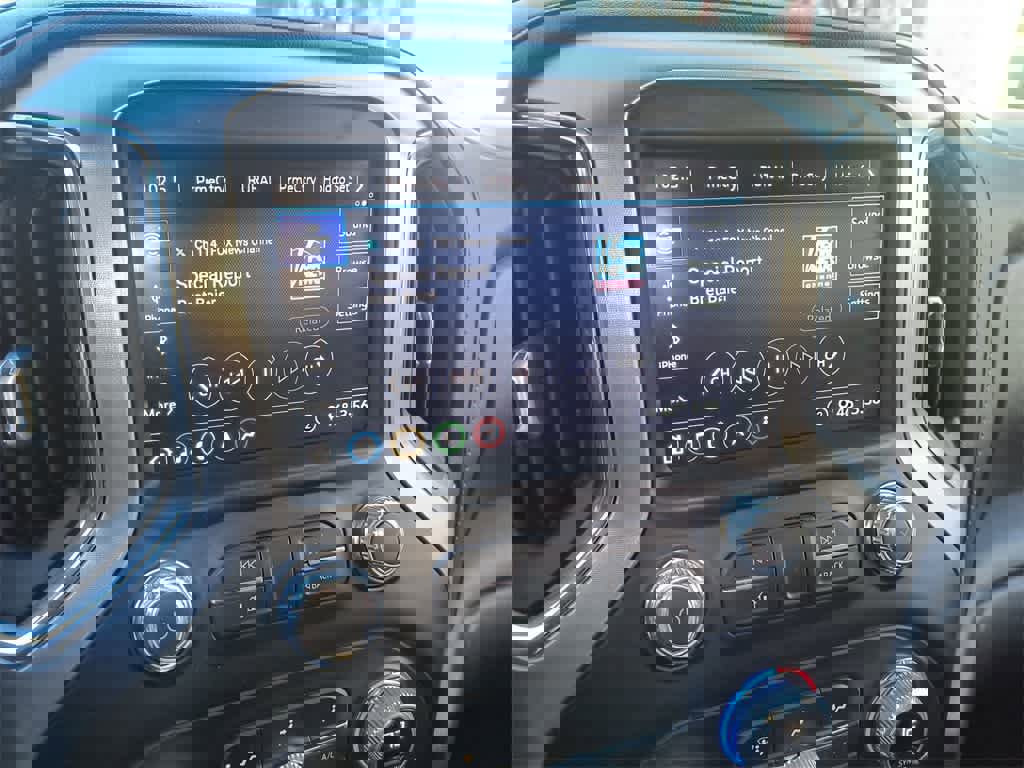 Used 2020 GMC Sierra 1500 SLT image 16