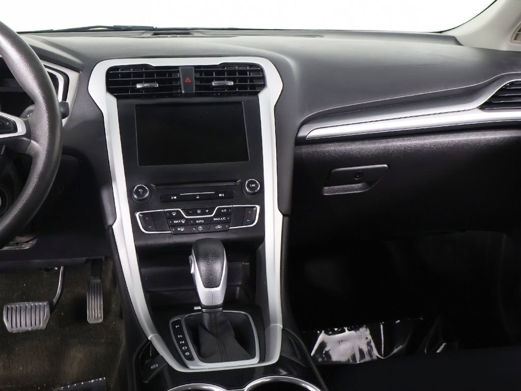 Used 2016 Ford Fusion SE FWD image 33