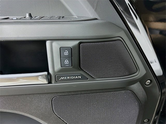 Used 2025 Land Rover Defender 110 S image 21