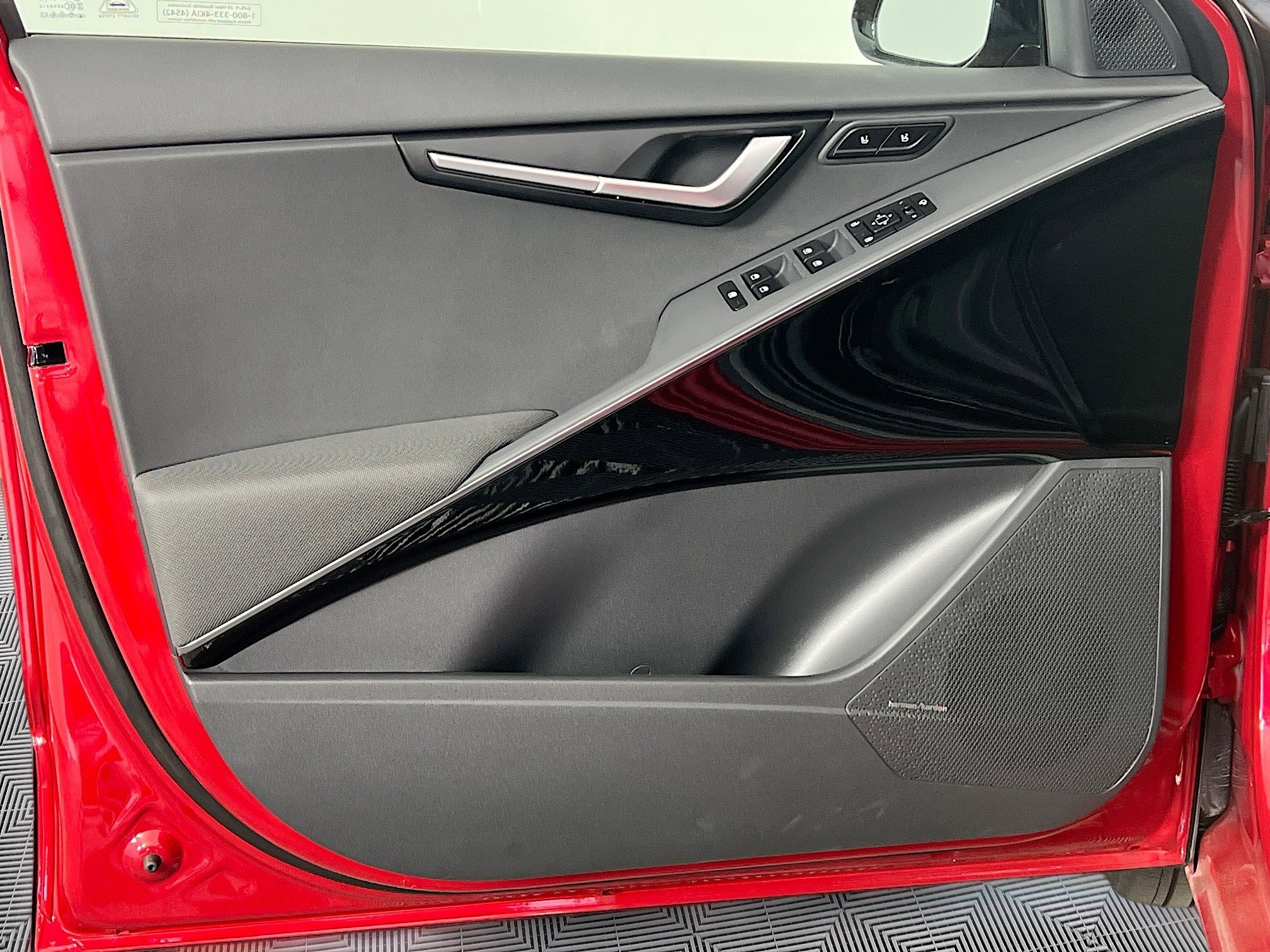 New 2025 Kia Niro SX image 20