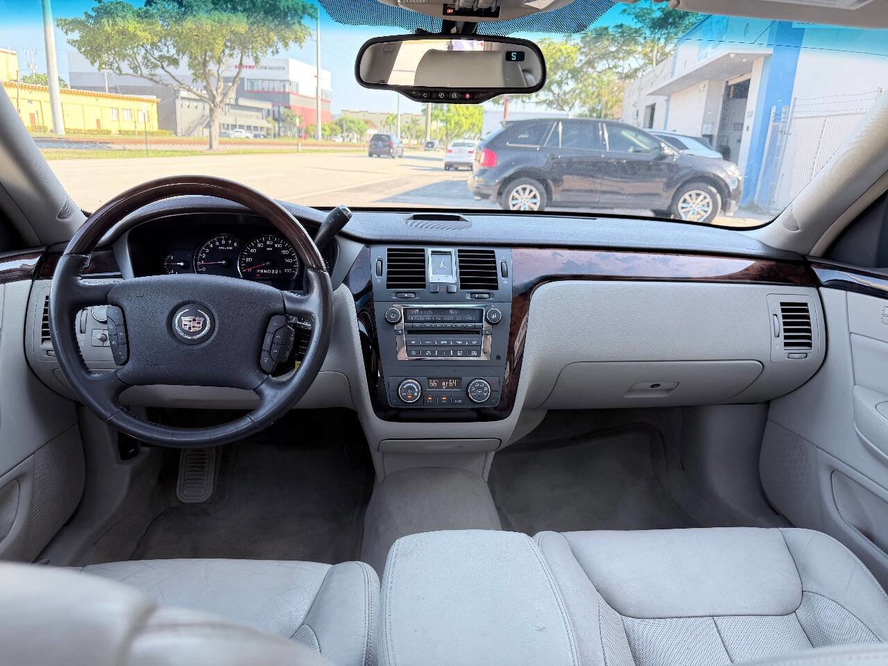 Used 2010 Cadillac DTS Luxury FWD image 16