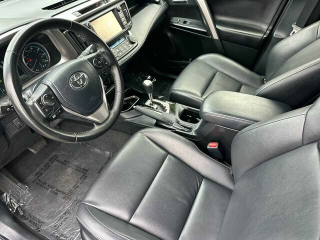 Used 2018 Toyota RAV4 Limited AWD/4WD image 10