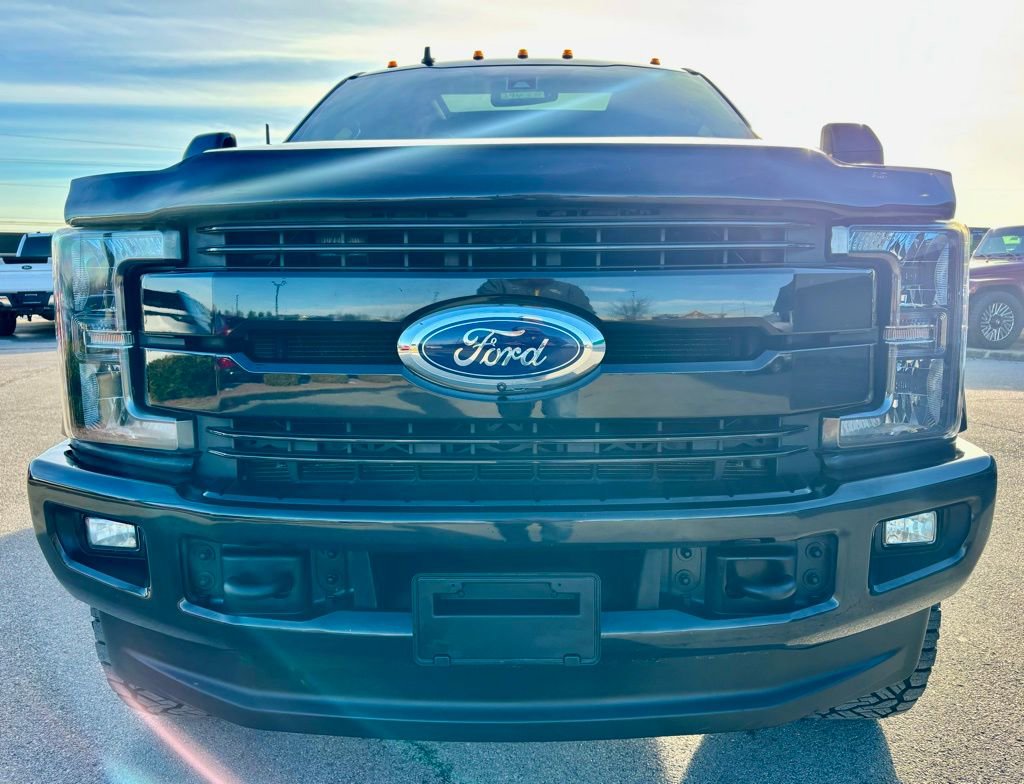 Used 2019 Ford F350 Lariat w/ Lariat Ultimate Package image 7