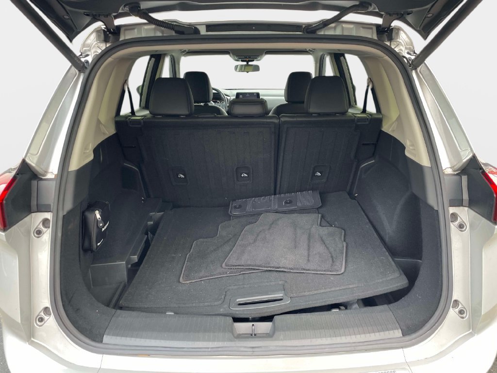 Used 2024 Nissan Rogue SV w/ SV Premium Package FWD image 13