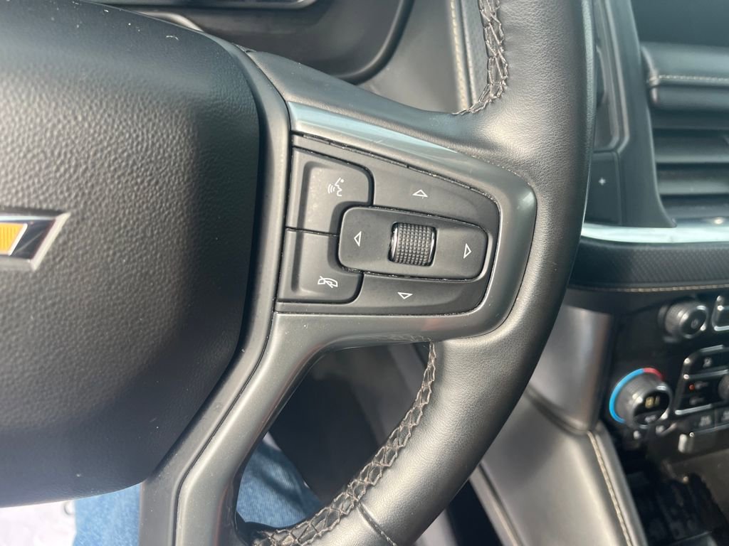 Used 2023 Chevrolet Suburban Premier image 12
