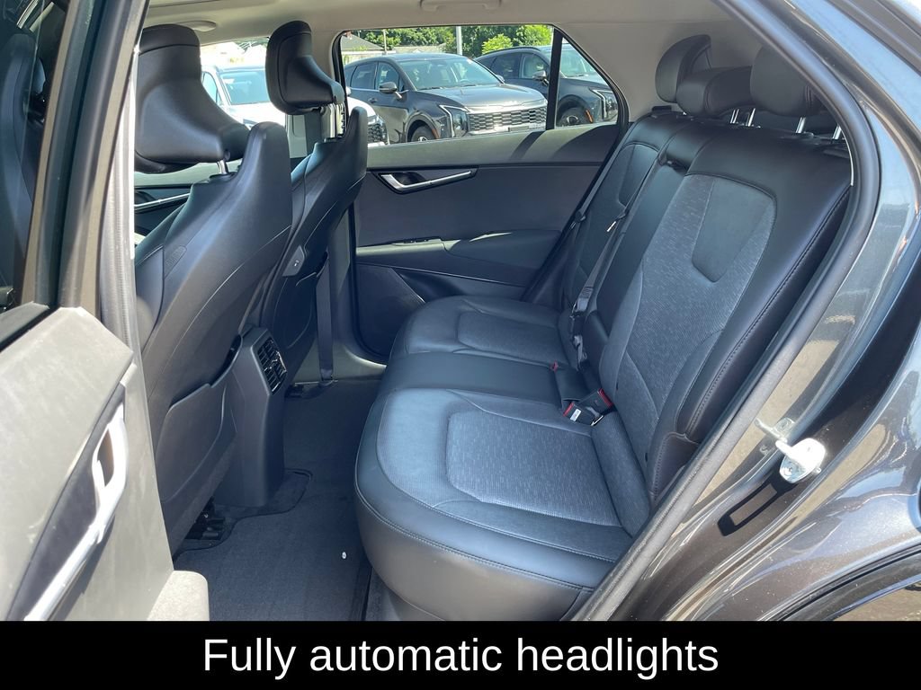 Used 2023 Kia Niro Wave w/ Wave Preserve Package FWD image 24