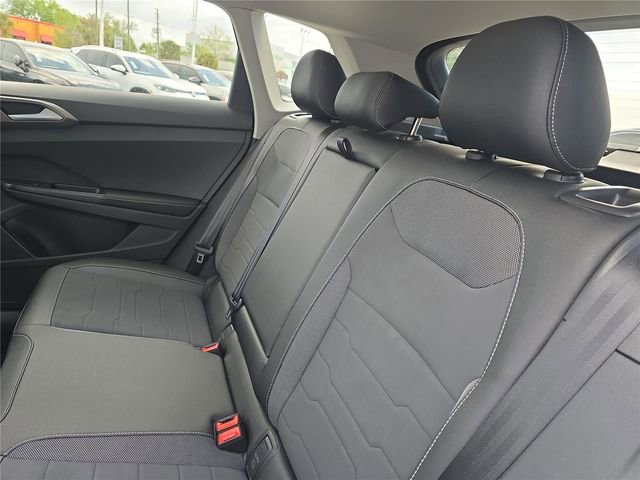 New 2026 Volkswagen Taos SE FWD image 12