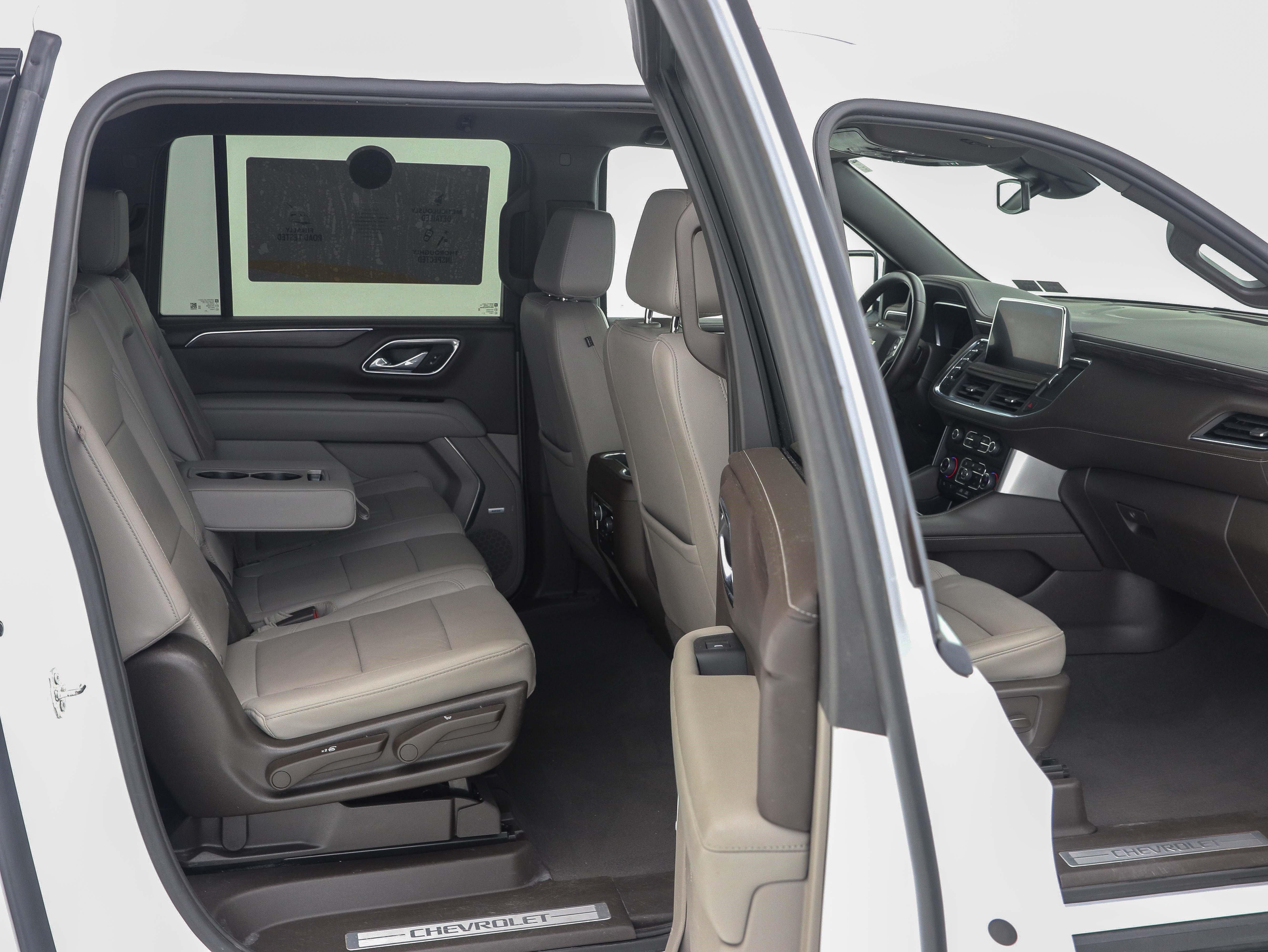 Used 2023 Chevrolet Suburban LT AWD/4WD image 15