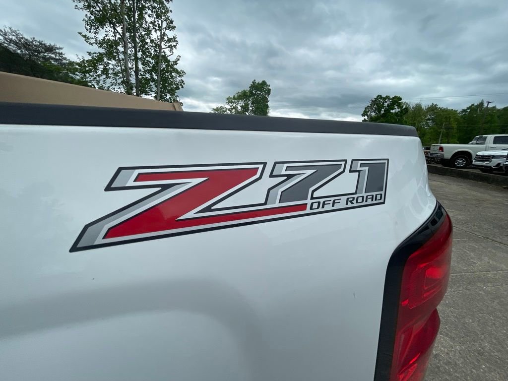 Used 2017 Chevrolet Silverado 2500 LT w/ LT Convenience Package AWD/4WD image 11
