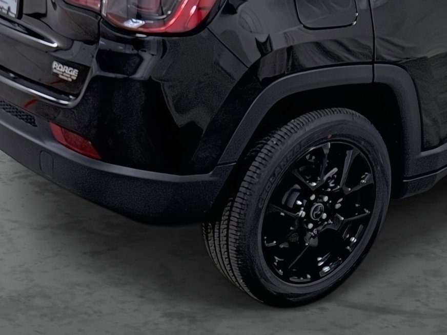 New 2026 Jeep Compass Latitude image 12