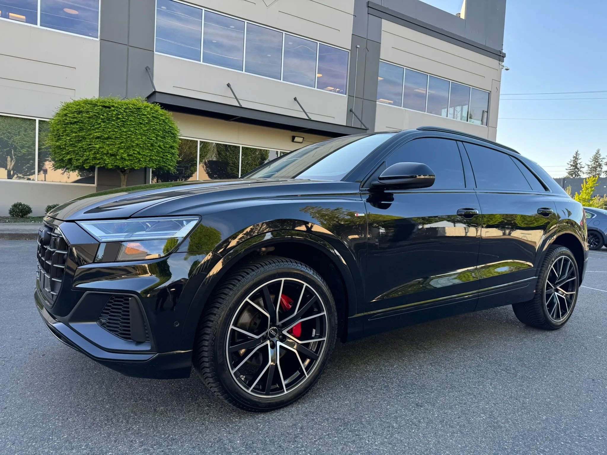 Used 2022 Audi Q8 Premium Plus AWD/4WD image 5