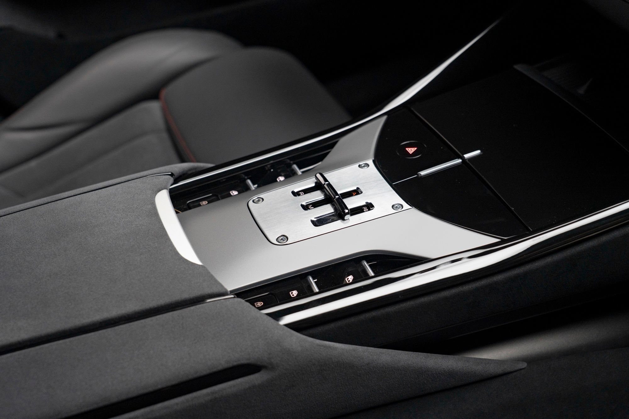 Used 2023 Ferrari Purosangue AWD/4WD image 28
