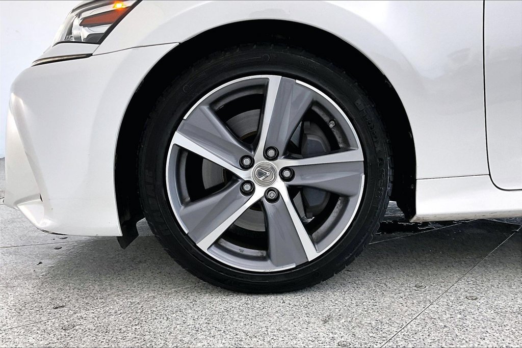 Used 2017 Lexus GS 200t RWD image 10