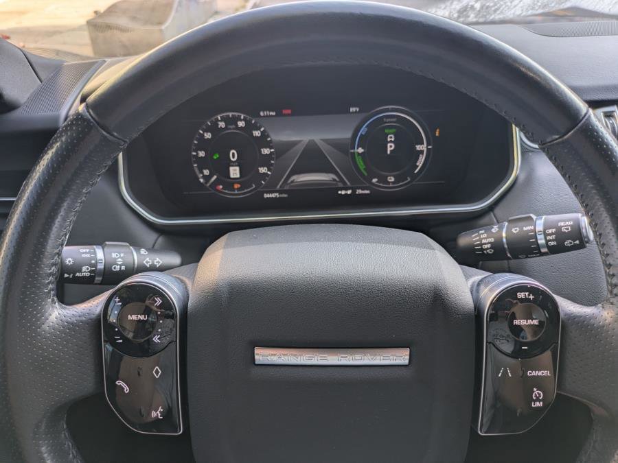 Used 2020 Land Rover Range Rover Sport HSE image 11